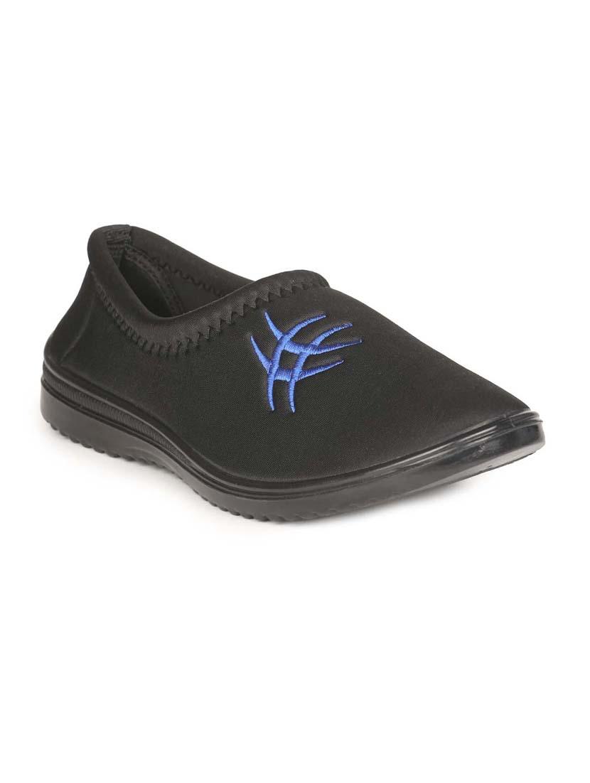 black solid slip on casual shoe - 17924010 - Zoom Image - 1