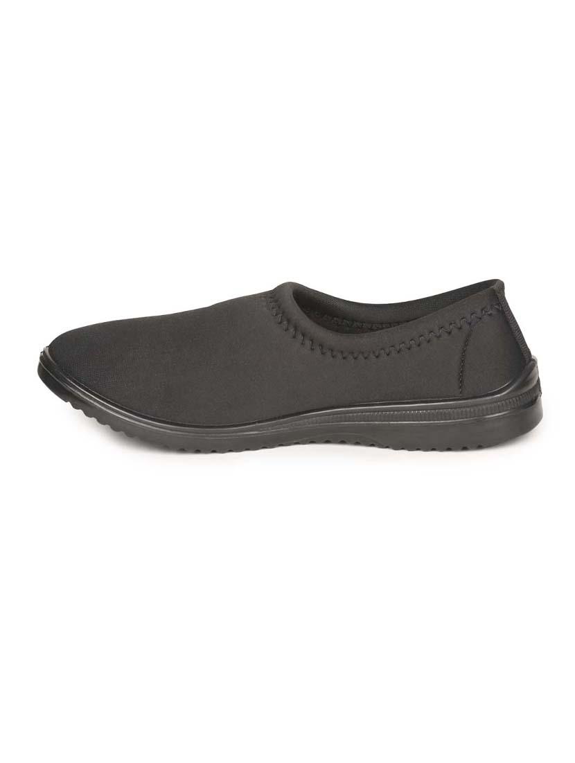 black solid slip on casual shoe - 17924010 - Zoom Image - 2