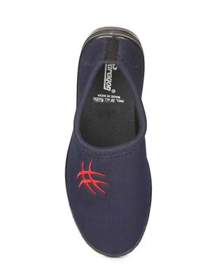navy blue solid slip on casual shoe - 17924011 - Standard Image - 4