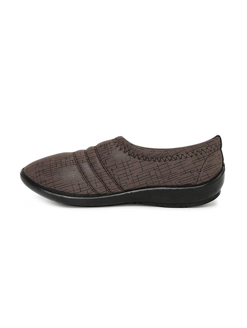 brown printed slip on casual shoe - 17924033 - Zoom Image - 2