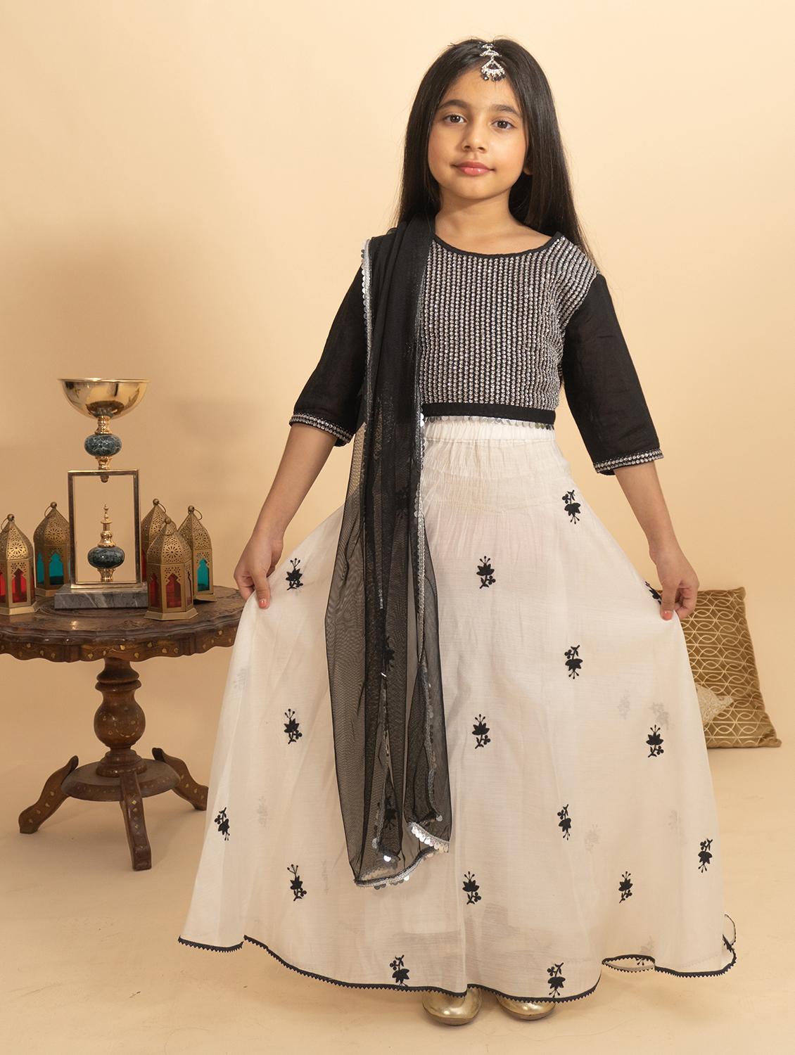 black embellished lehnga choli - 17926392 - Zoom Image - 1