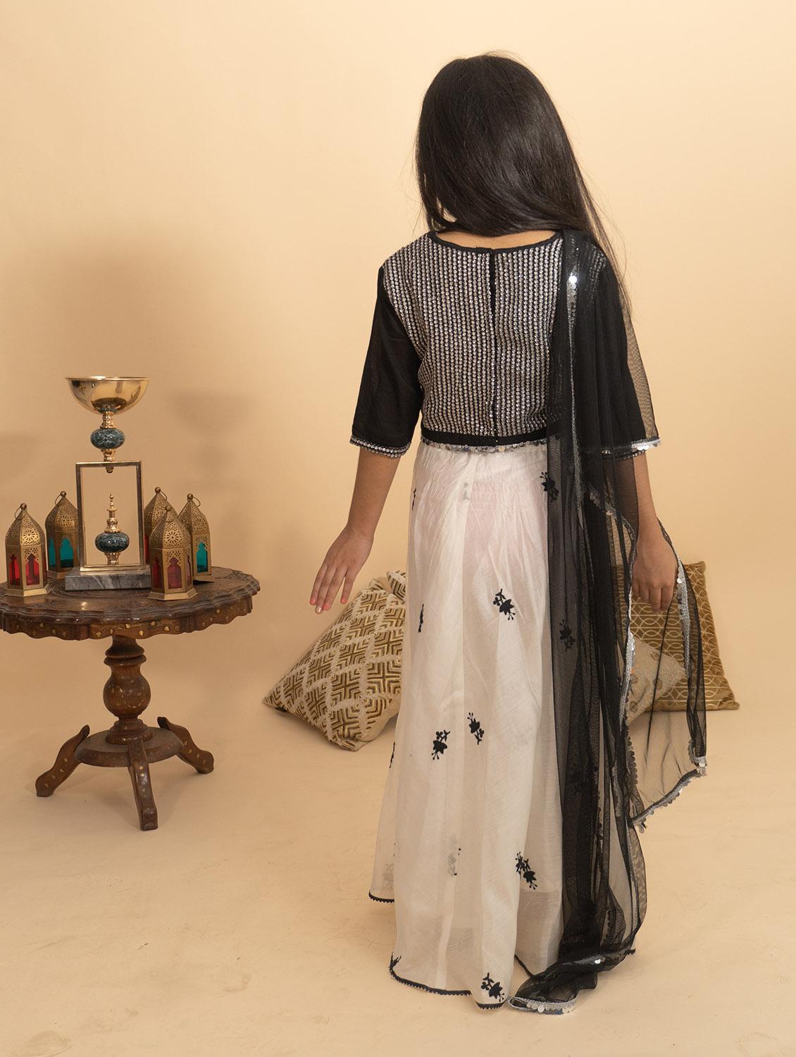 black embellished lehnga choli - 17926392 - Zoom Image - 2