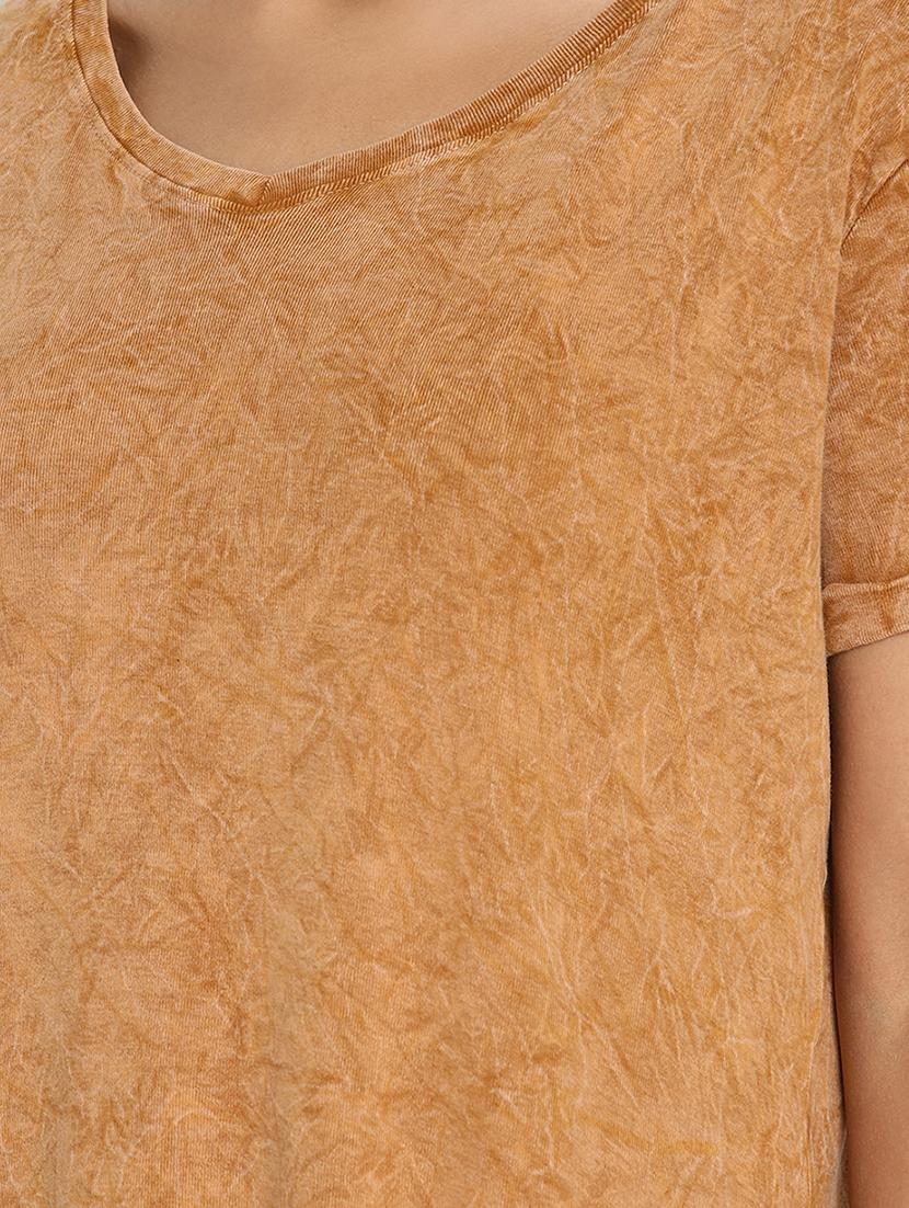 brown solid regular tee - 17928021 - Zoom Image - 5