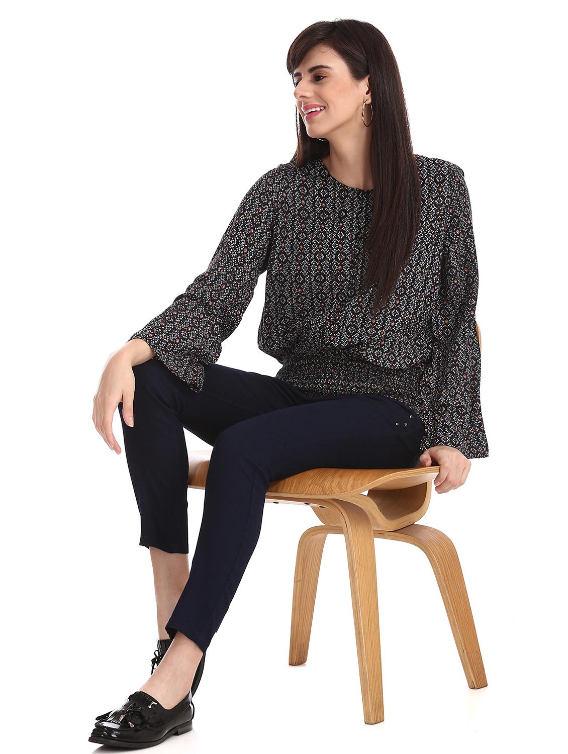 round neck printed blouson top - 17935573 - Zoom Image - 4