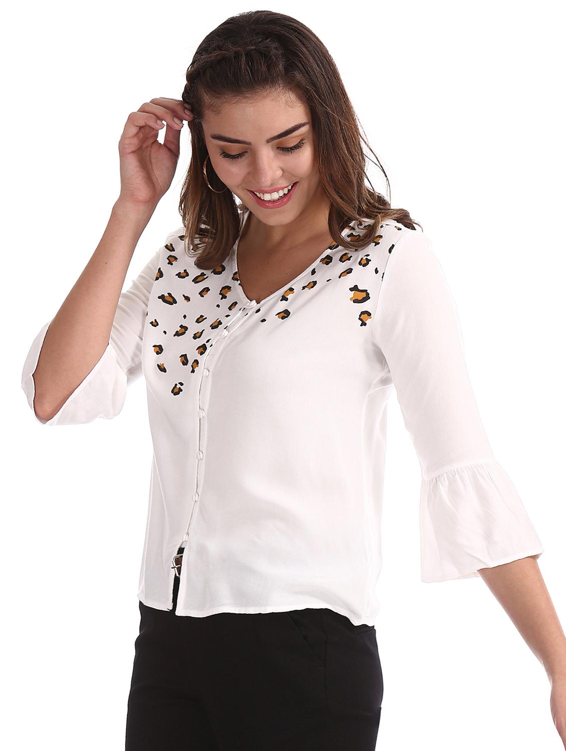 v-neck printed top - 17935613 - Zoom Image - 2