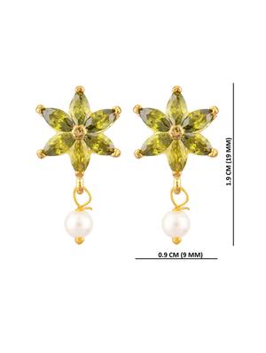 green crystal studs earring - 17937834 - Standard Image - 3