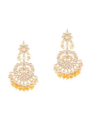 yellow traditional kundan maang tikka earrings set - 17937893 - Standard Image - 3