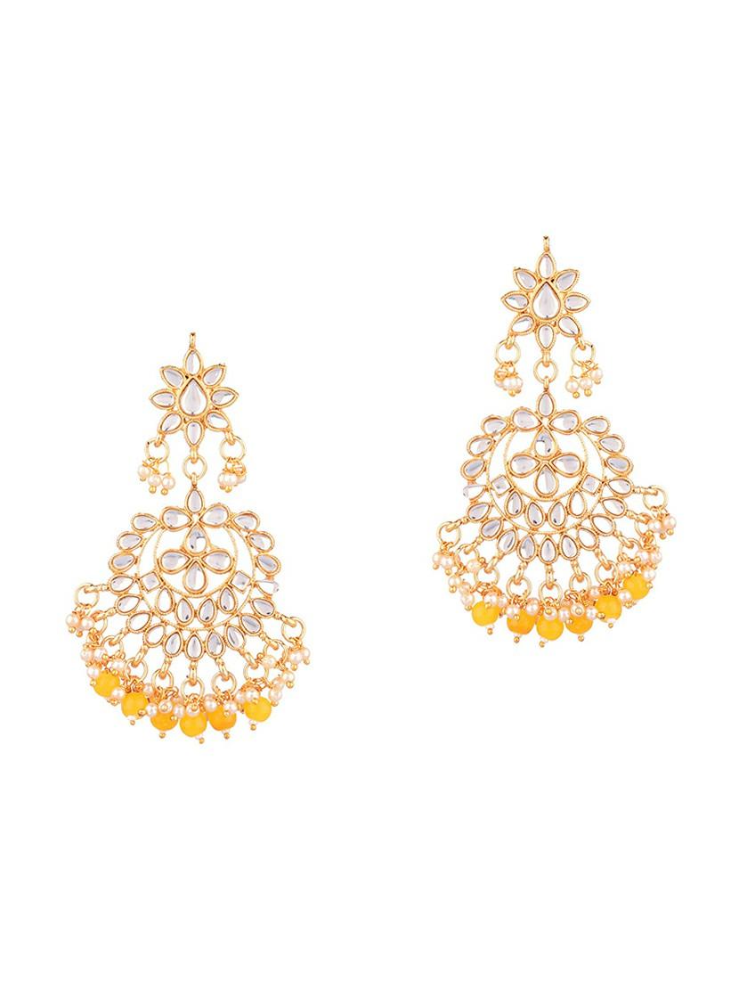 yellow traditional kundan maang tikka earrings set - 17937893 - Zoom Image - 3