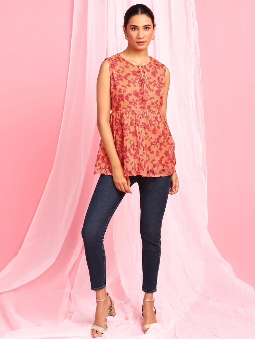 round neck floral top - 17955664 - Zoom Image - 4
