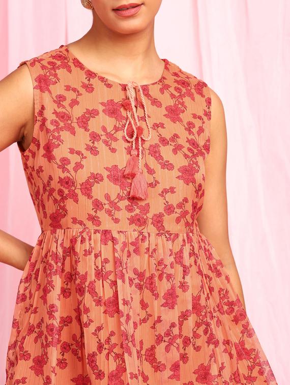 round neck floral top - 17955664 - Zoom Image - 5