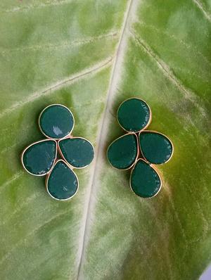 green brass studs earring - 17965234 - Standard Image - 2