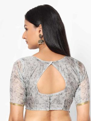 floral printed saree with blouse - 17979158 - Standard Image - 4