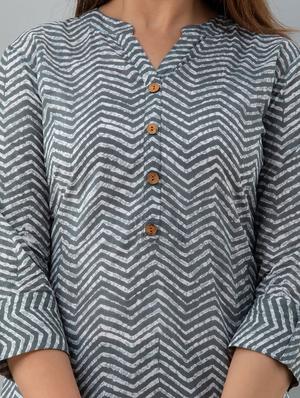 mandarin neck printed tunic - 17996935 - Standard Image - 5