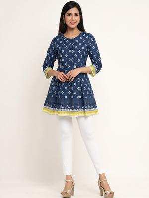 round neck printed tunic - 18007236 - Standard Image - 4