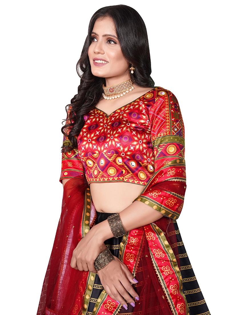 black silk flared lehenga - 18011951 - Zoom Image - 4