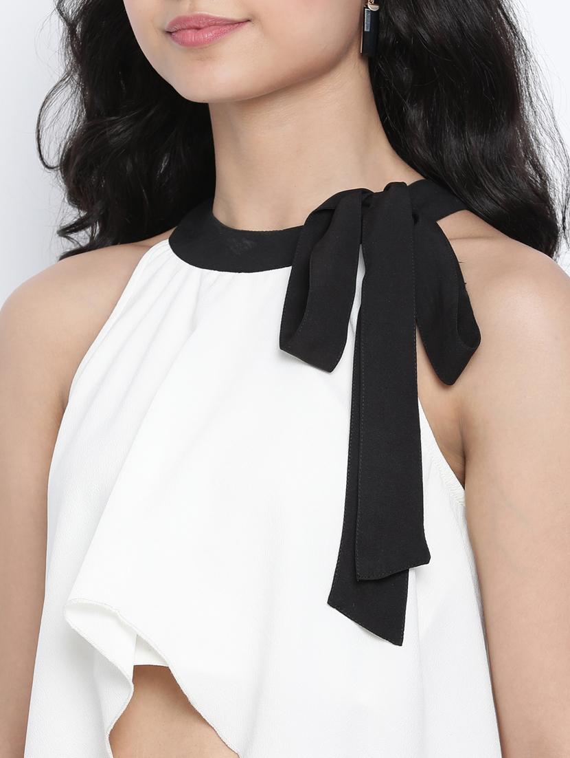 tie up neck solid crop top - 18014751 - Zoom Image - 2