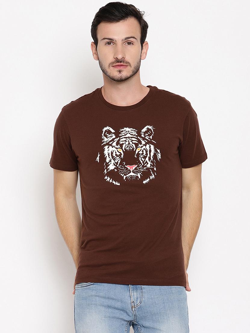 brown chest print t-shirt - 18026459 - Zoom Image - 1