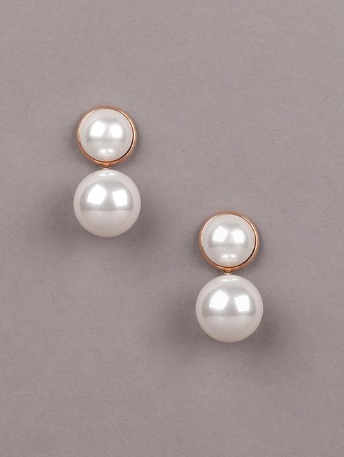 white metal studs earring - 18034085 - Very Small Image - 1