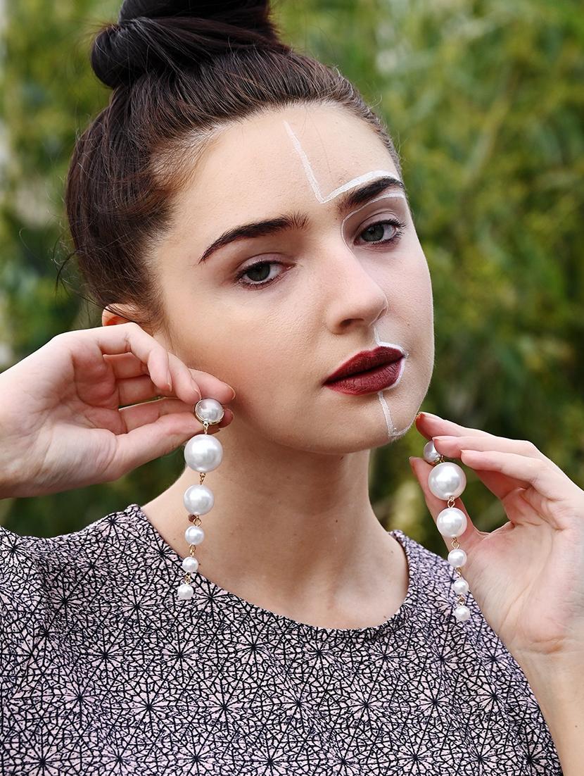 gold metal drop earring - 18034086 - Zoom Image - 5