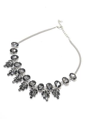 oval-shaped black necklace - 18034208 - Standard Image - 2