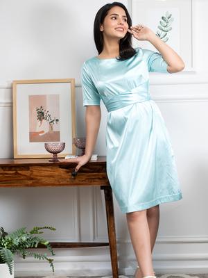 feminity at its best! this dress - 18038999 - Standard Image - 3