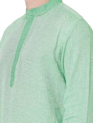 green silk men's ethnic kurta - 18046469 - Standard Image - 4