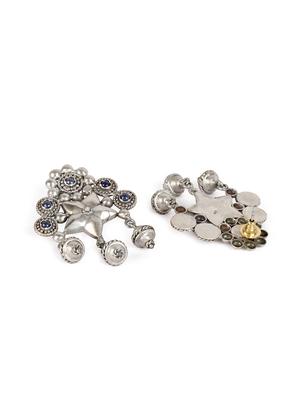 silver studs earring - 18083103 - Standard Image - 3