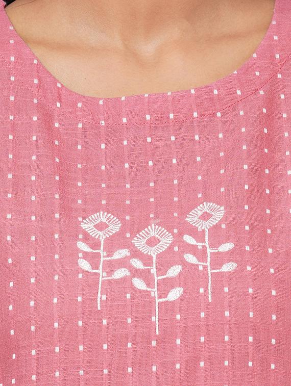 embroidered straight kurta - 18113067 - Zoom Image - 4