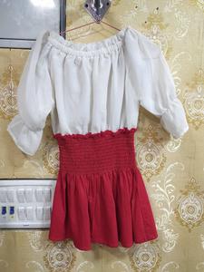 tops red and white - 18117728 - Standard Image - 2