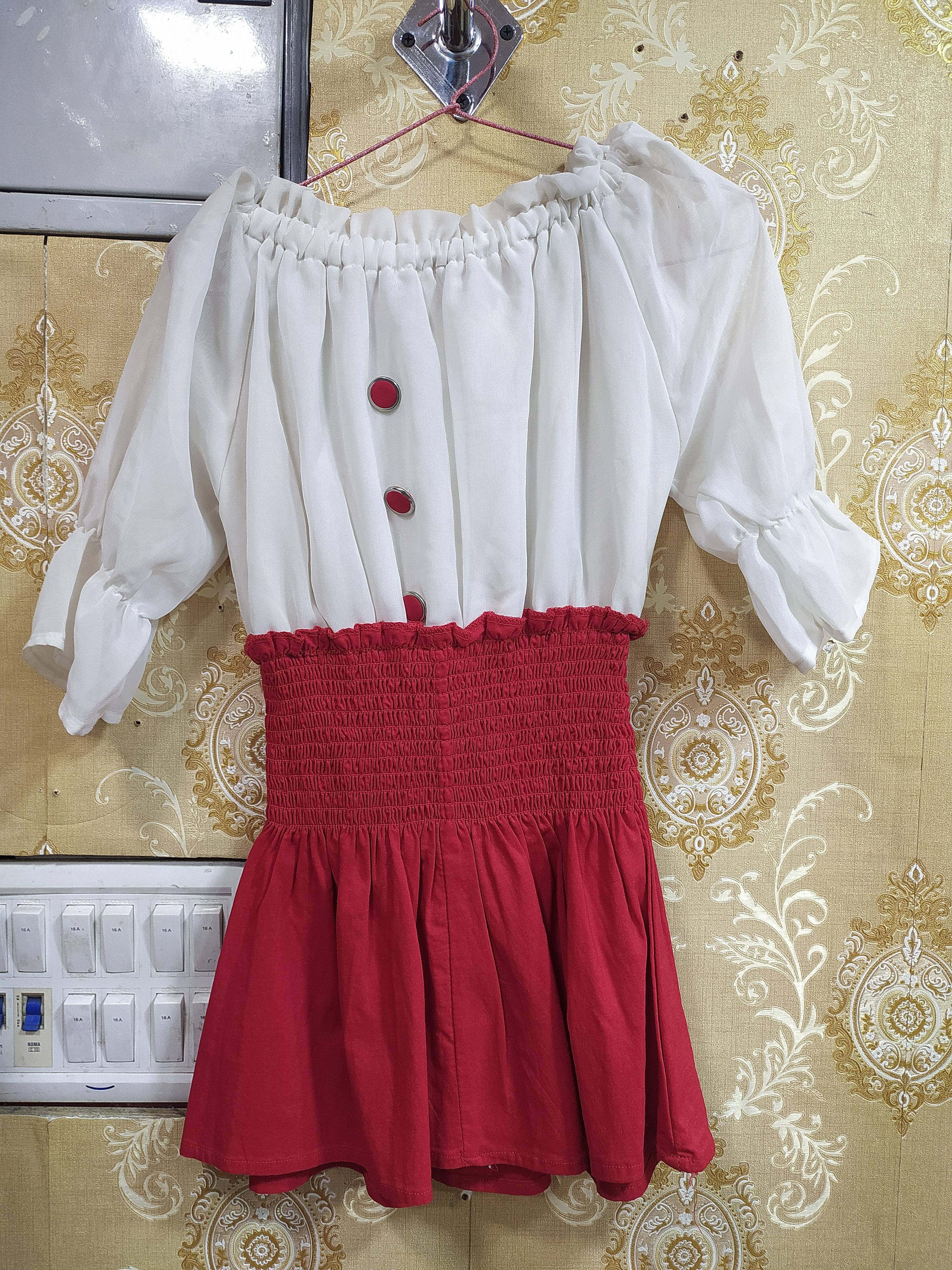 tops red and white - 18117728 - Zoom Image - 1