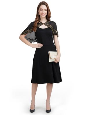 black solid cape - 18171526 - Standard Image - 4