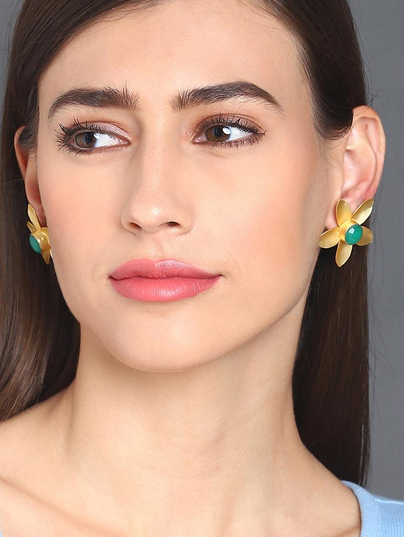 gold metal studs earring - 18182468 - Zoom Image - 4