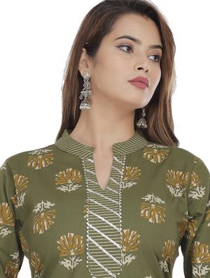 green printed straight kurta - 18188359 - Standard Image - 4
