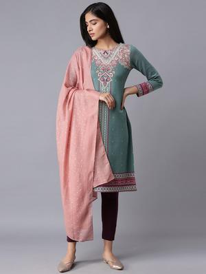 pink wool shawl - 18199244 - Standard Image - 3