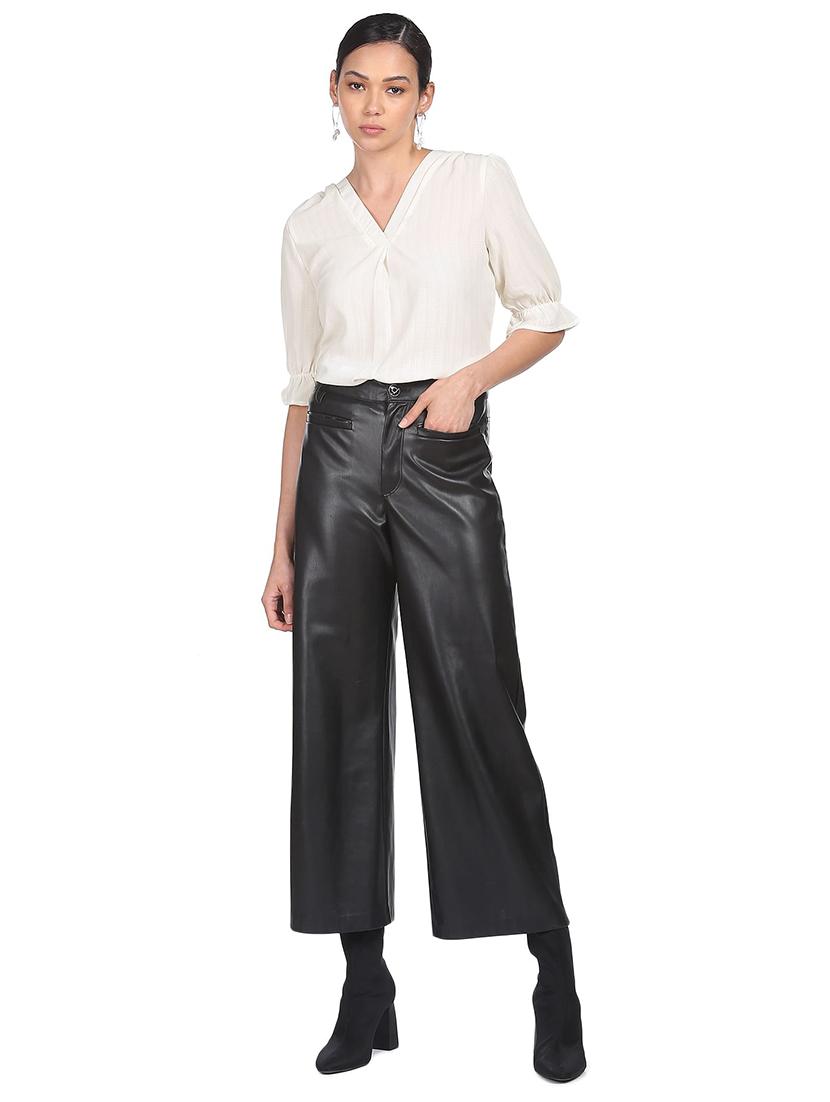 v-neck self design top - 18202486 - Zoom Image - 4