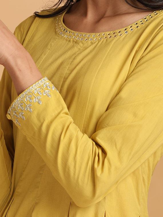 yellow cotton a-line kurta - 18206709 - Zoom Image - 4