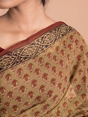 hand block printed saree with blouse - 18207238 - Standard Image - 5