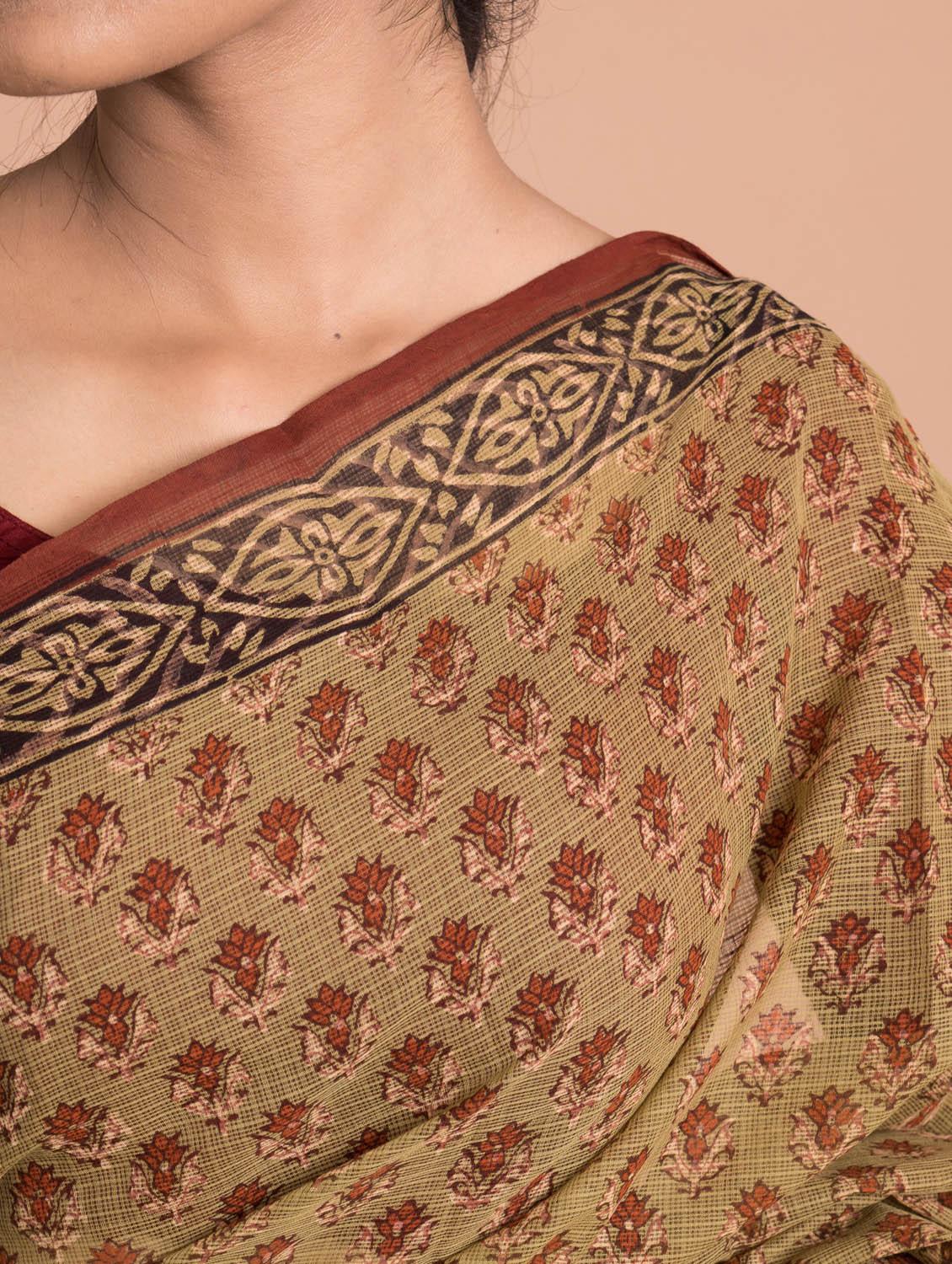 hand block printed saree with blouse - 18207238 - Zoom Image - 5