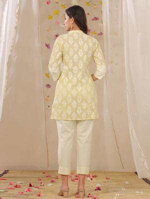 yellow cotton kurta pant set - 18215696 - Standard Image - 4