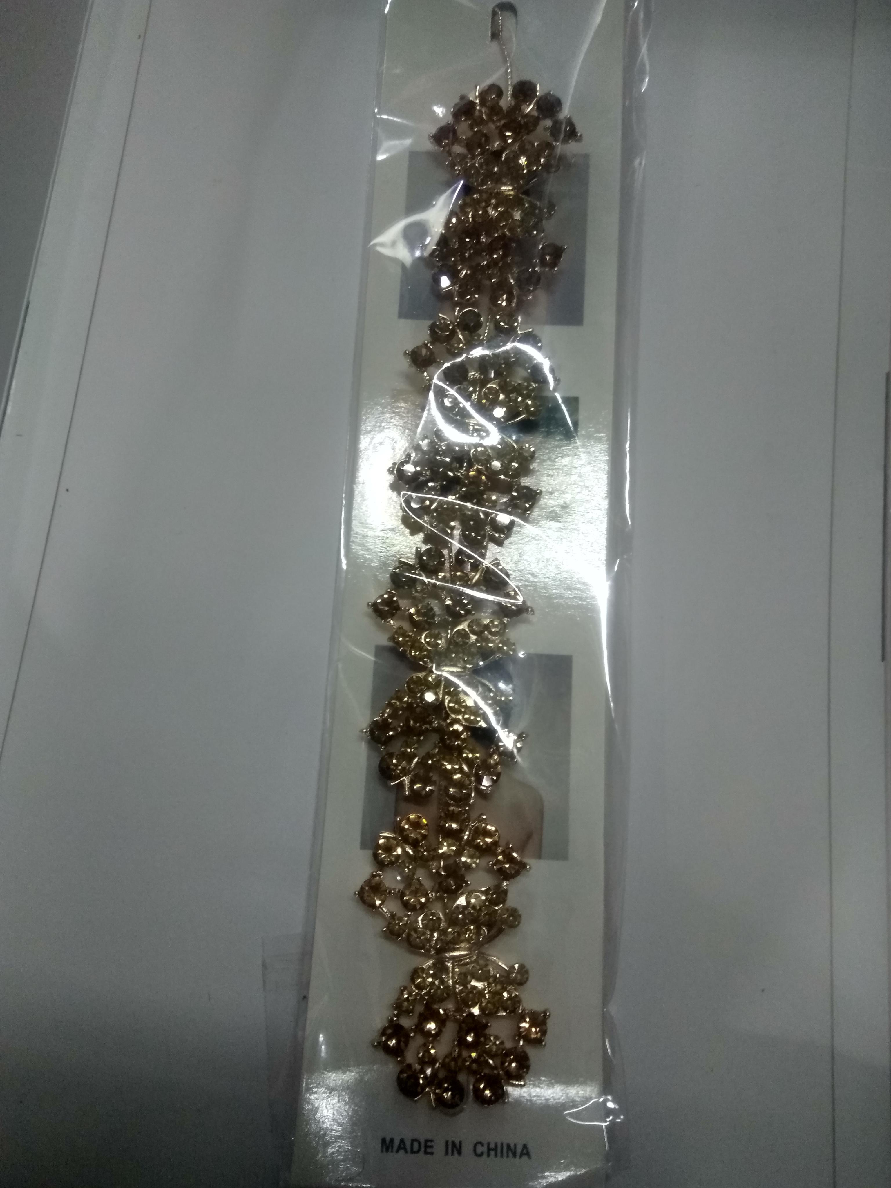 hair accessories gold color - 18215722 - Zoom Image - 2