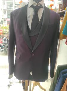 3pec suit - 18218289 - Standard Image - 2