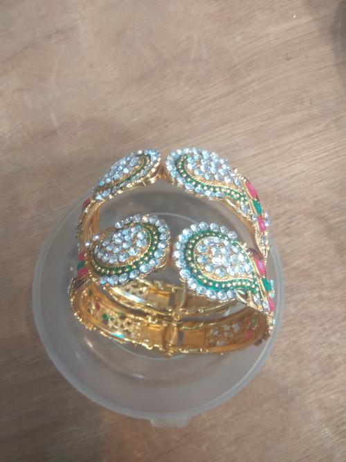 ladies bangles gold color - 18218722 - Standard Image - 1