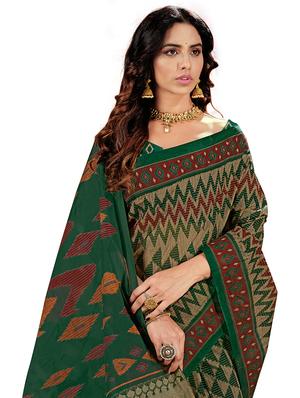 green cotton printed saree with blouse - 18224716 - Standard Image - 6