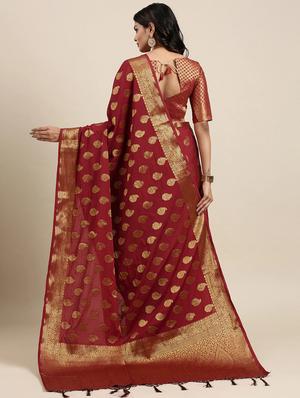 maroon silk blend woven saree with blouse - 18230749 - Standard Image - 2