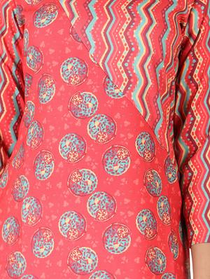 red printed straight kurta - 18235795 - Standard Image - 4
