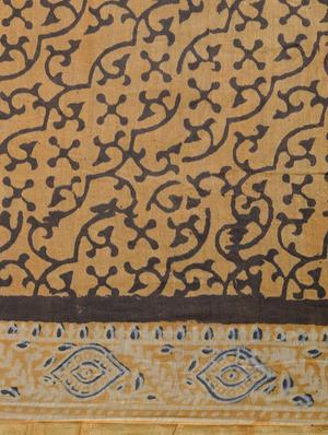 mustard printed saree with blouse - 18244582 - Standard Image - 4