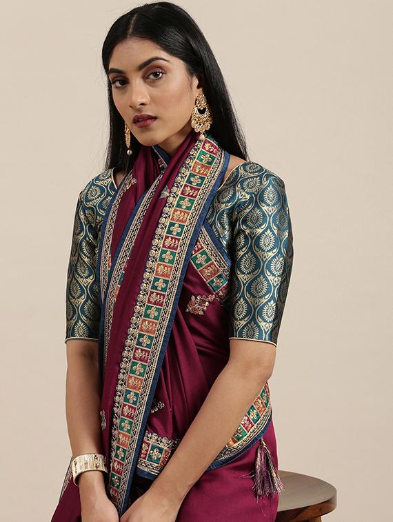 burgundy embroidered saree with blouse - 18246097 - Zoom Image - 3