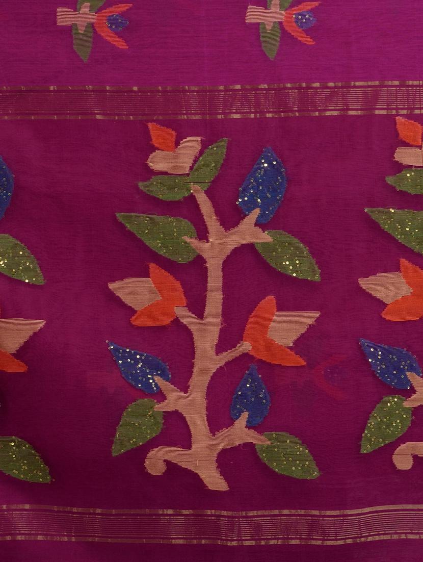 magenta handloom saree with blouse - 18248052 - Zoom Image - 4