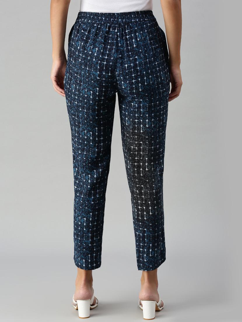 mid rise printed cigarette pants trouser - 18261412 - Zoom Image - 3