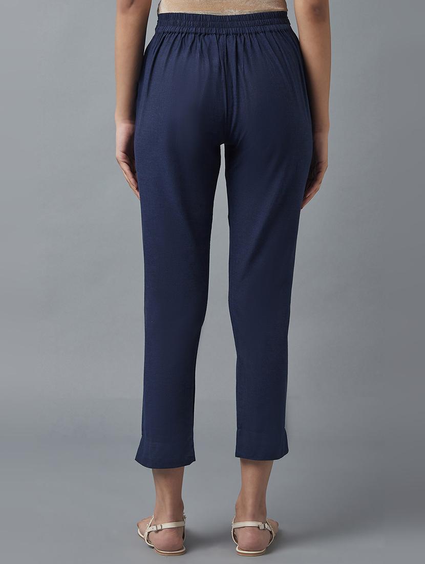 mid rise pleated trouser - 18269146 - Zoom Image - 3